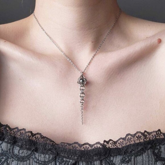 Gothic long spiky dagger chainmaille necklace with a small silver chain - Picture 1 of 5